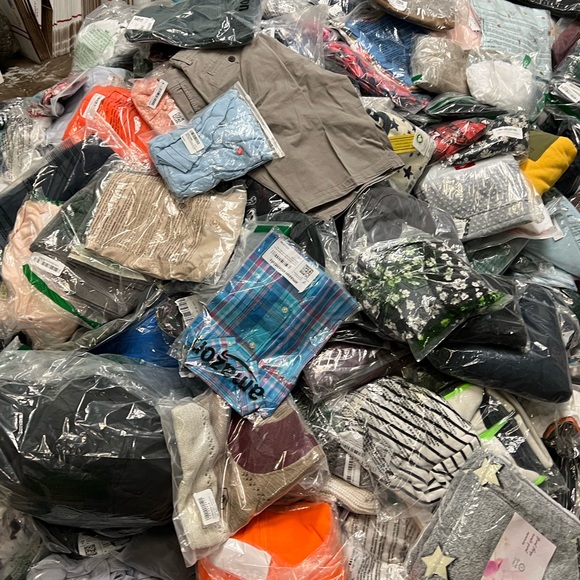 @Rosebud_Resell is live!! Time to shop! - Picture 9 of 16